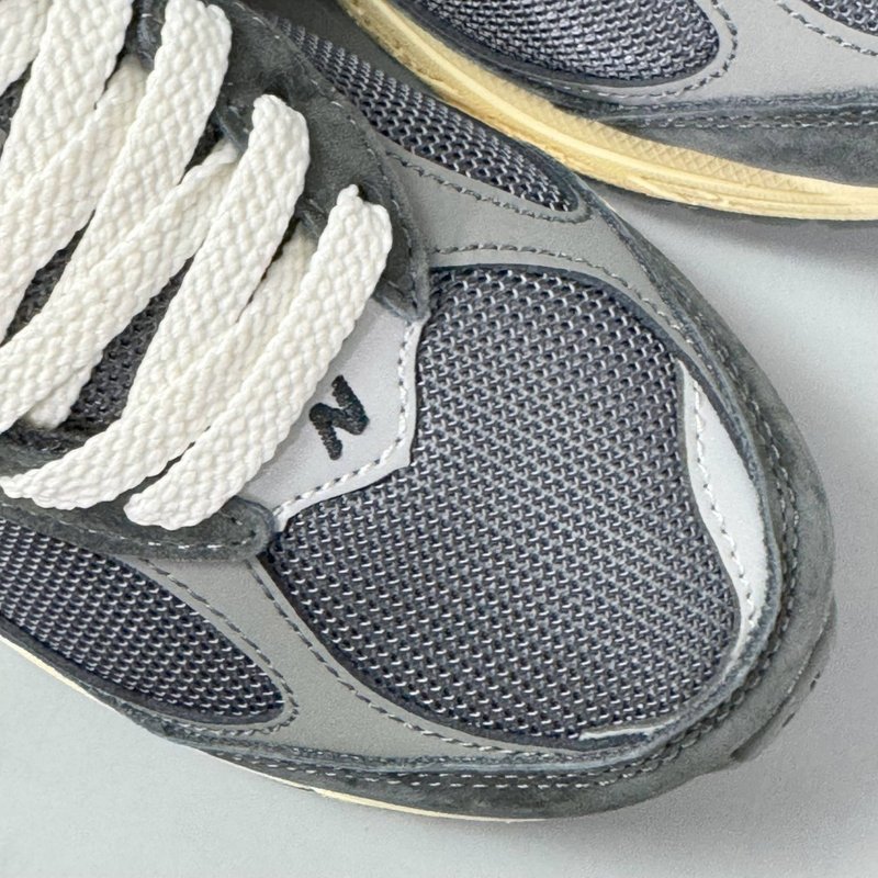 New Balance 2002R 레트로 러닝화 001-279669
