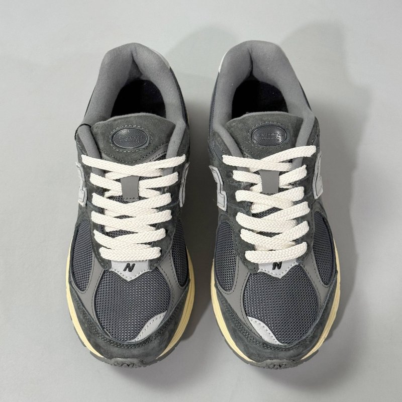 New Balance 2002R 레트로 러닝화 001-279669