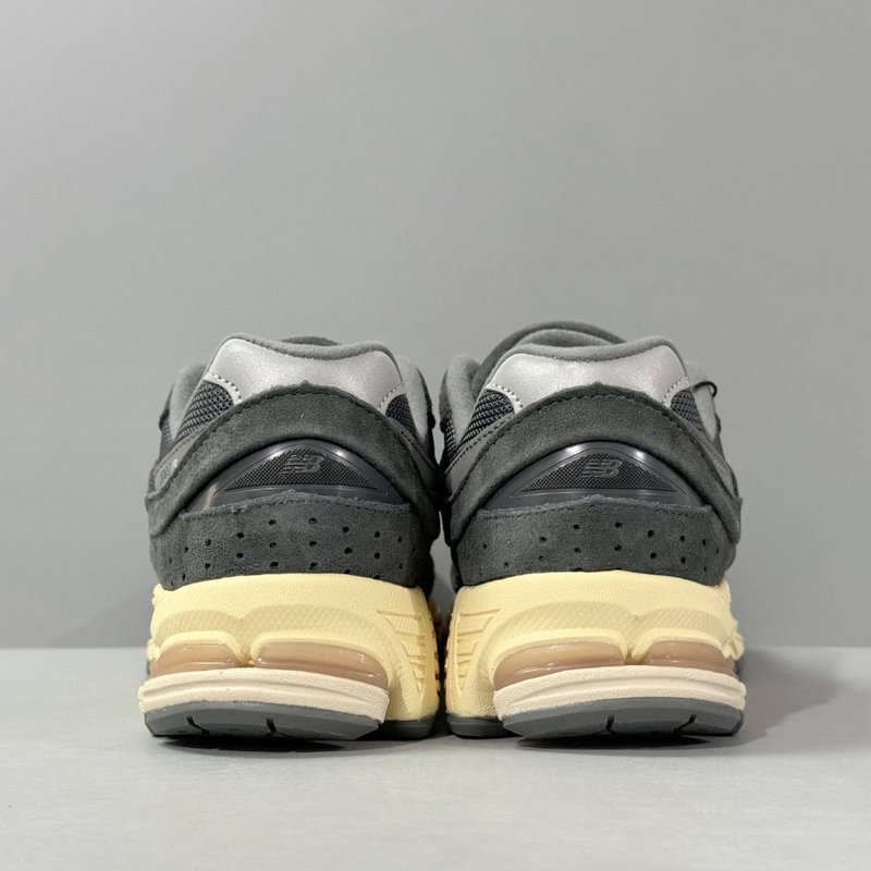 New Balance 2002R 레트로 러닝화 001-279669