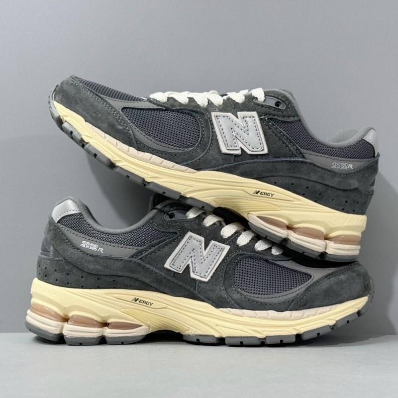 New Balance 2002R 레트로 러닝화 001-279669