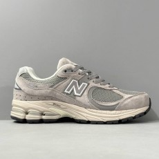 뉴발란스 NB2002R 레트로 러닝화 001-279672