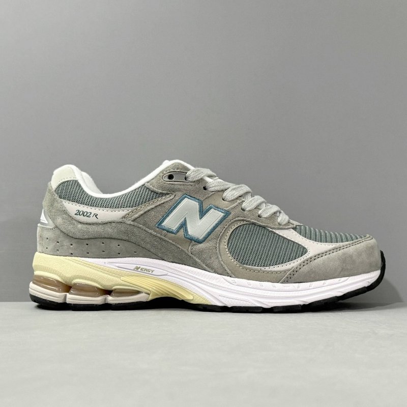 New Balance 2002R 레트로 캐주얼 러닝화 001-279675