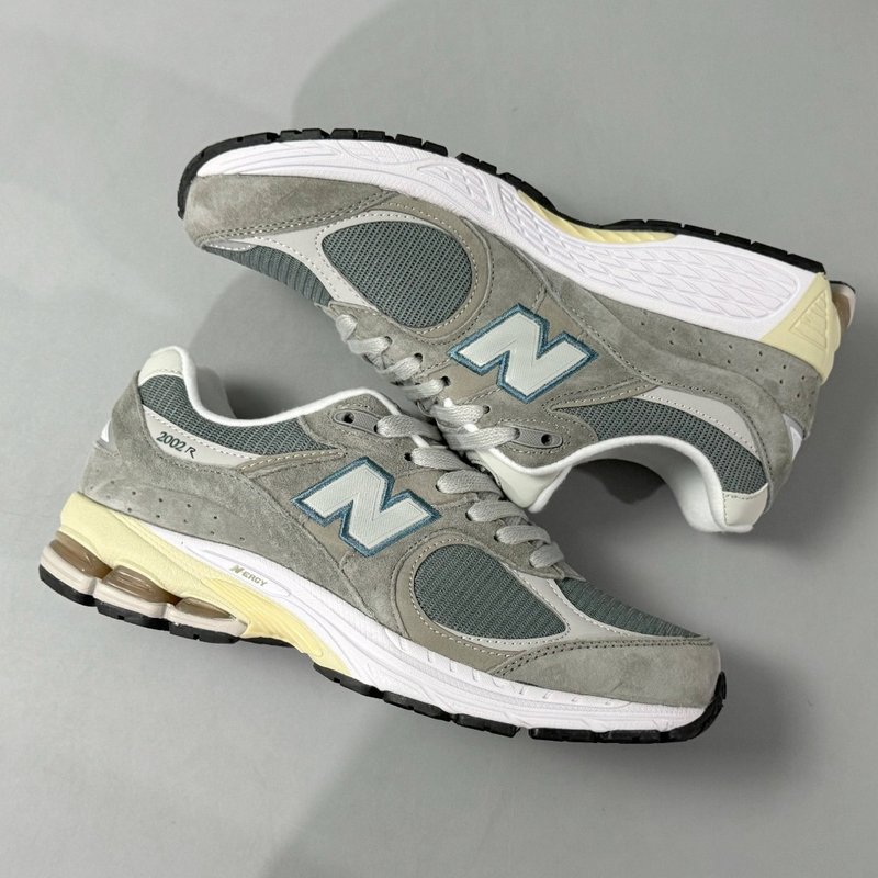 New Balance 2002R 레트로 캐주얼 러닝화 001-279675