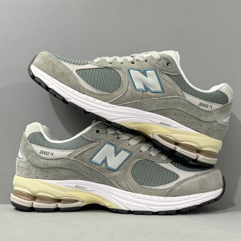 New Balance 2002R 레트로 캐주얼 러닝화 001-279675