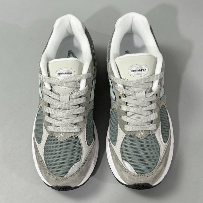New Balance 2002R 레트로 캐주얼 러닝화 001-279675