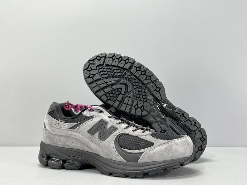 New Balance 2002R 레트로 러닝화 001-279698