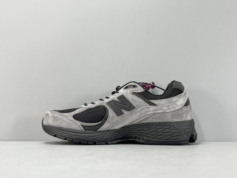 New Balance 2002R 레트로 러닝화 001-279698