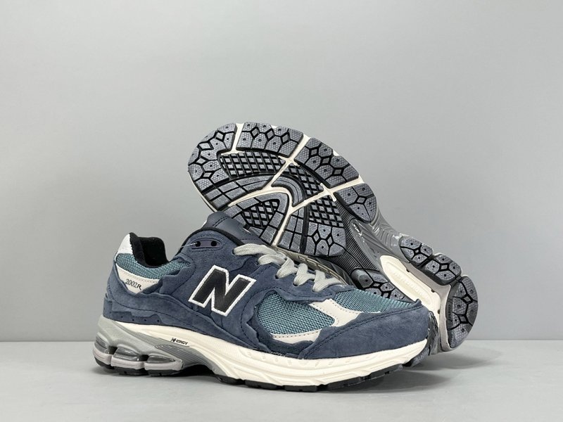 New Balance 2002R 레트로 러닝화 001-279705