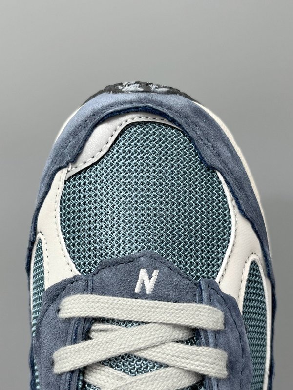 New Balance 2002R 레트로 러닝화 001-279705