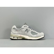 뉴발란스 2002R 레트로 러닝화 001-279710
