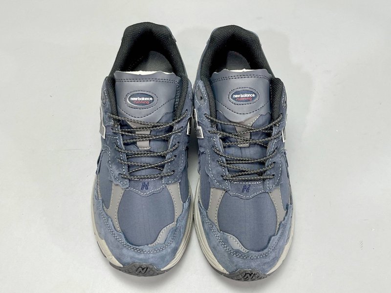 뉴발란스 2002R 레트로 캐주얼 러닝화 001-279712