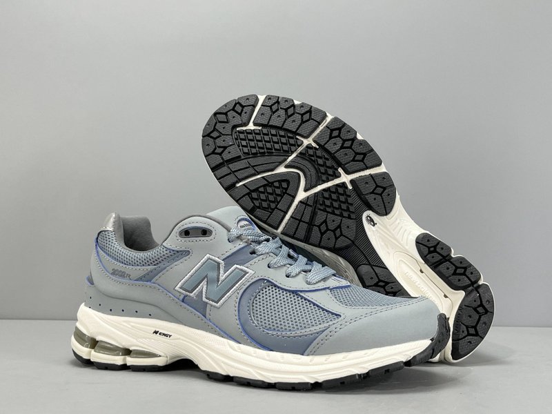 뉴발란스 NB2002R 레트로 캐주얼 러닝화 001-279714