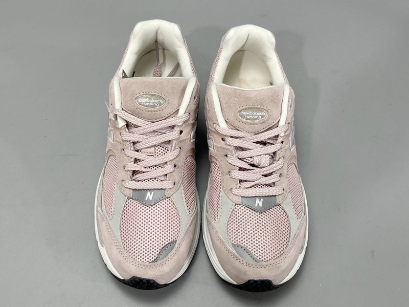 뉴발란스 복고 캐주얼 로우탑 러닝화 001-279716