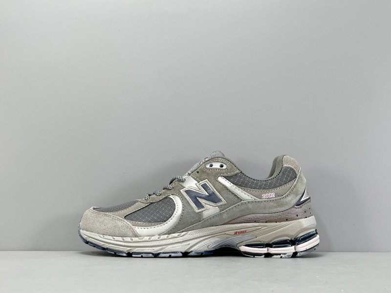 뉴발란스 NB2002R 레트로 캐주얼 러닝화 001-279719
