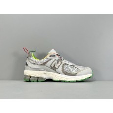 뉴발란스 GANNI 컬래버 2002R 레트로 러닝화 001-279722