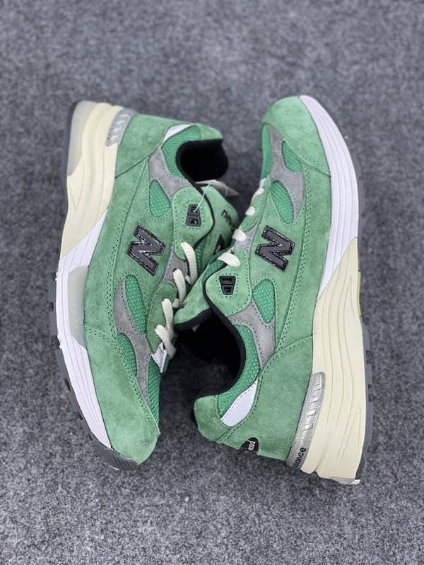 JJJJound x New Balance 그린 러닝화 001-279941