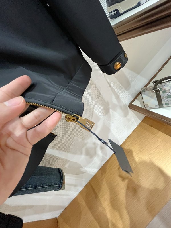 LV 히트 다운 패딩 남녀공용 블랙 001-279951