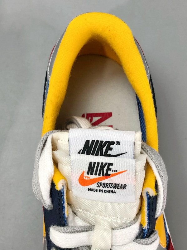 Sacai x Nike Waffle 운동화 001-280010