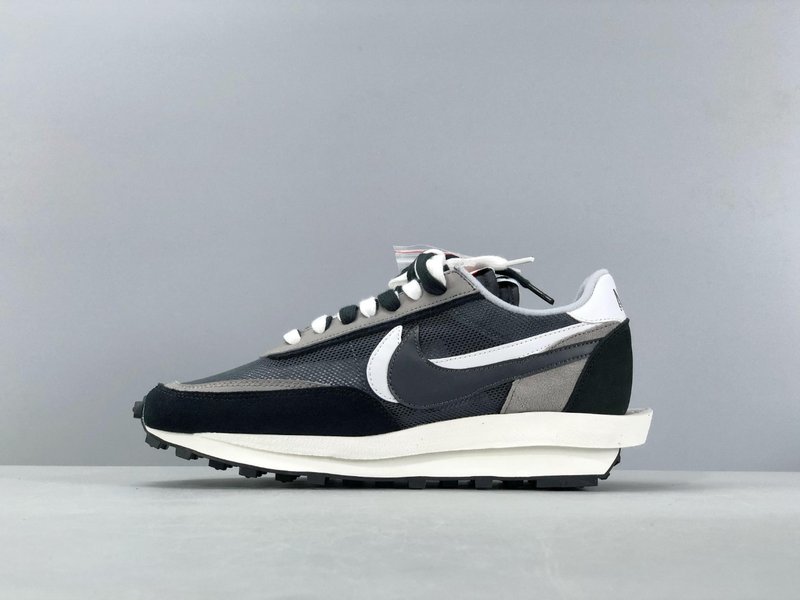 Sacai x Nike Waffle 운동화 001-280011