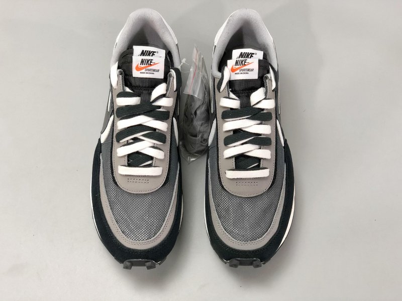 Sacai x Nike Waffle 운동화 001-280011