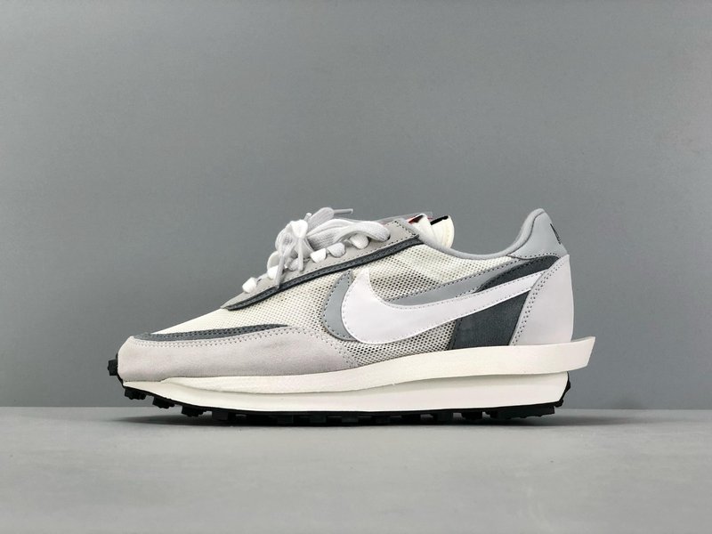 Sacai x Nike Waffle 운동화 001-280012