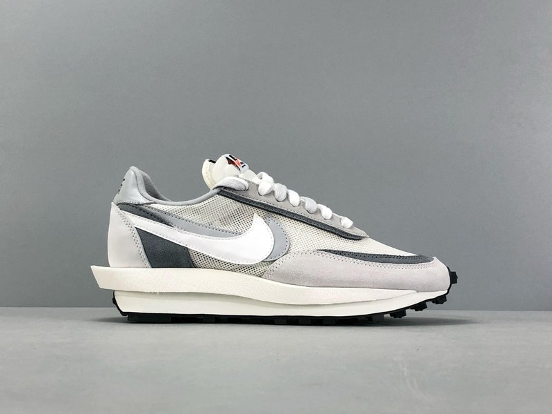 Sacai x Nike Waffle 운동화 001-280012
