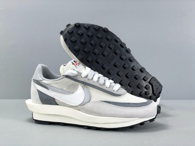 Sacai x Nike Waffle 운동화 001-280012