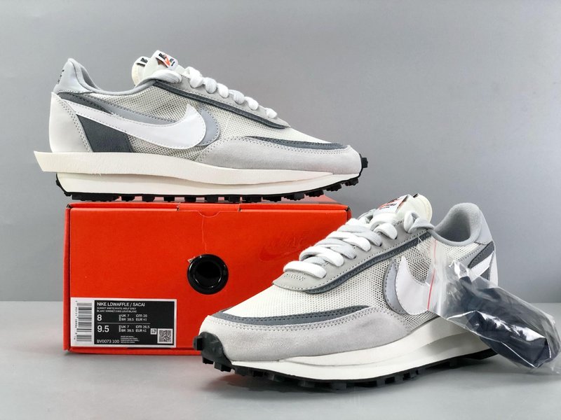 Sacai x Nike Waffle 운동화 001-280012