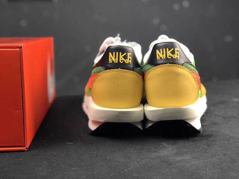 Nike Sacai 콜라보 Waffle Daybreak 001-280024