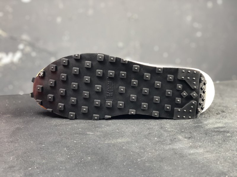 Nike Sacai 콜라보 Waffle Daybreak 001-280024