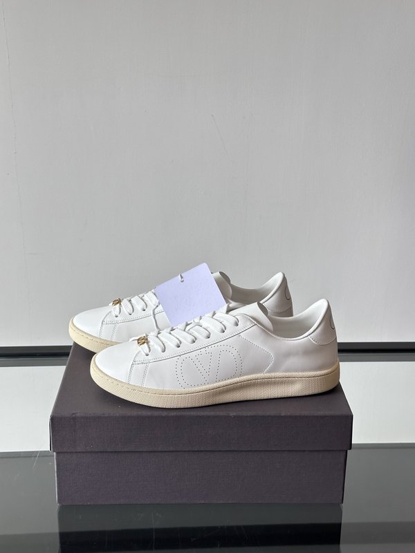 발렌티노 2025 심플 화이트 스니커즈 001-280029