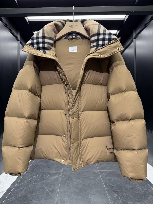 버버리 클래식 울 체크 칼라 나일론 다운 재킷 001-280099