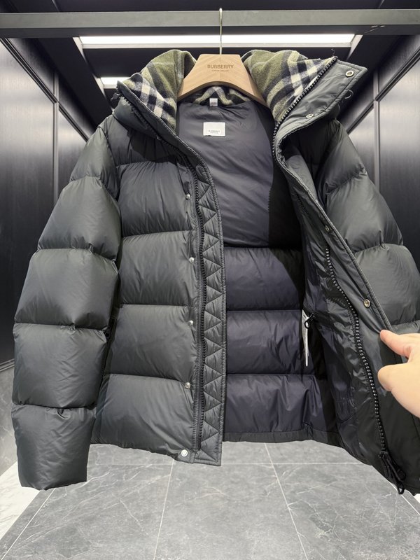 버버리 클래식 체크 칼라 나일론 다운 재킷 001-280100