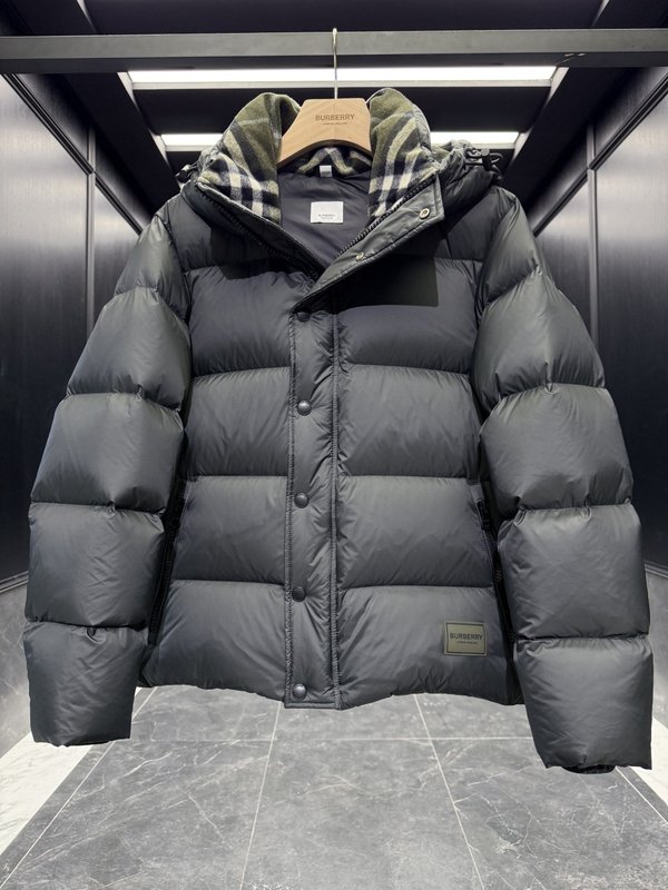 버버리 클래식 체크 칼라 나일론 다운 재킷 001-280100