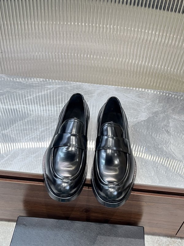 D&G 두체비나 광택 가죽 로퍼 001-280279