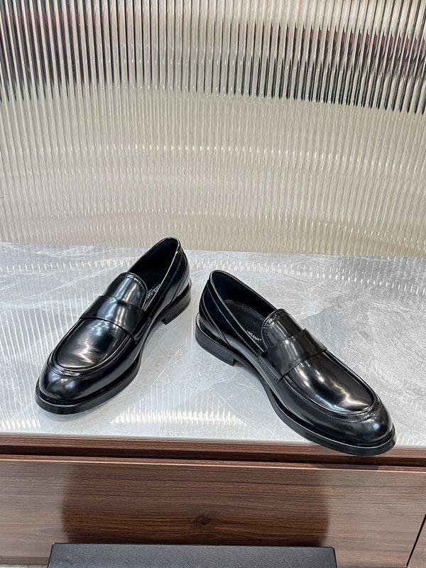 D&G 두체비나 광택 가죽 로퍼 001-280279