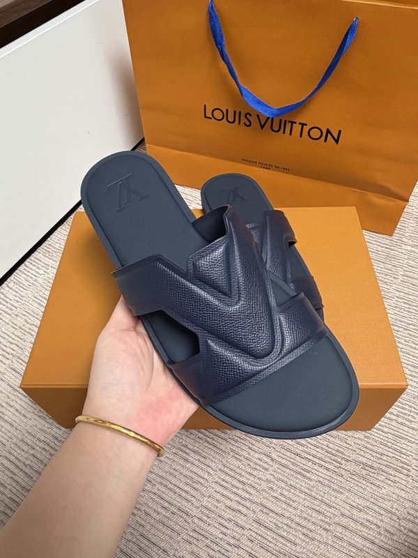 LV 남성 엠보싱 슬리퍼 001-280497
