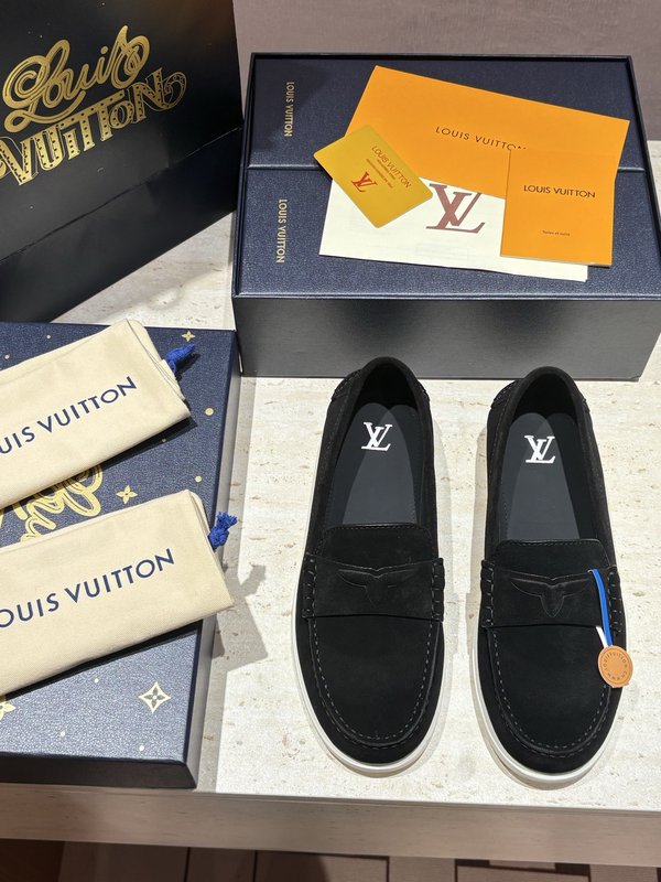 LV 스웨이드 송아지가죽 로퍼 001-280559