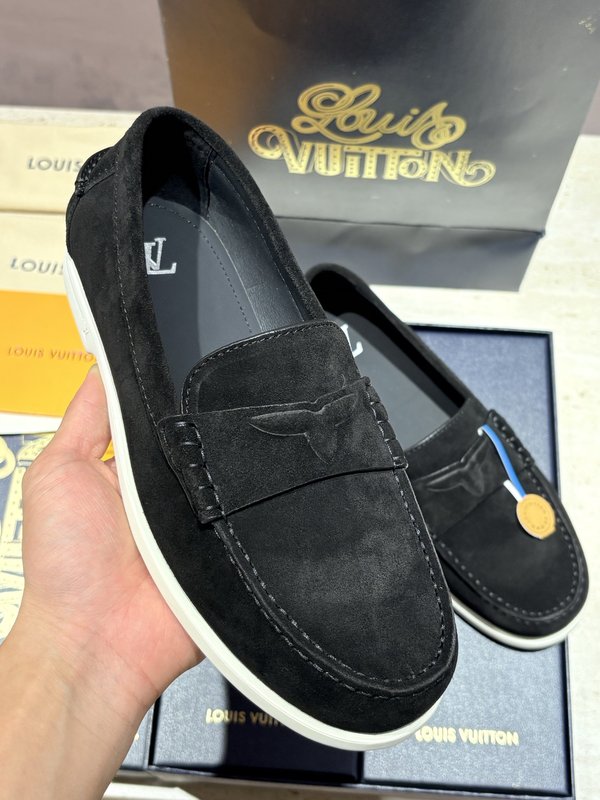 LV 스웨이드 송아지가죽 로퍼 001-280559