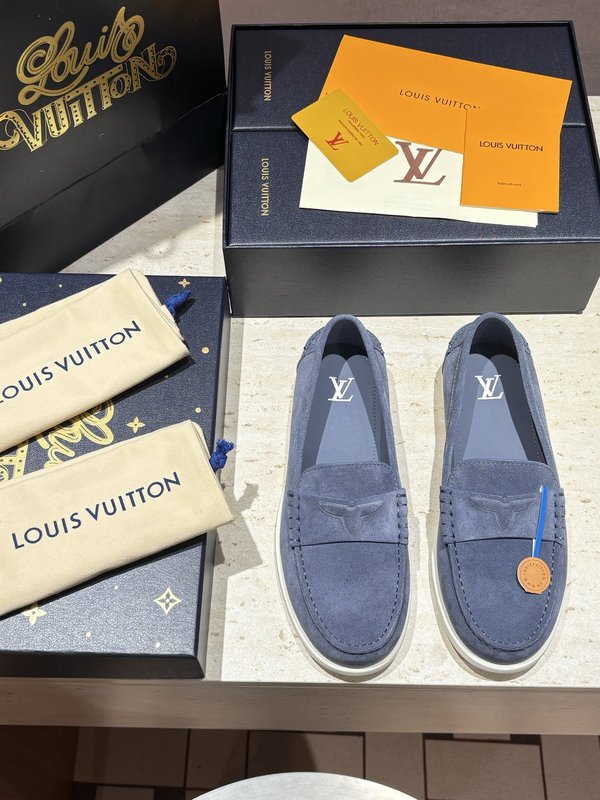 LV 스웨이드 송아지가죽 로퍼 001-280560