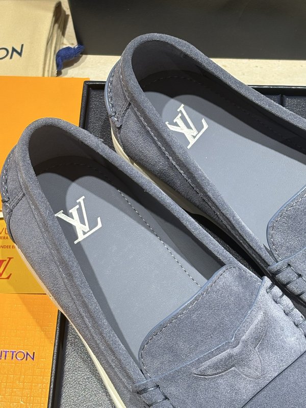 LV 스웨이드 송아지가죽 로퍼 001-280560