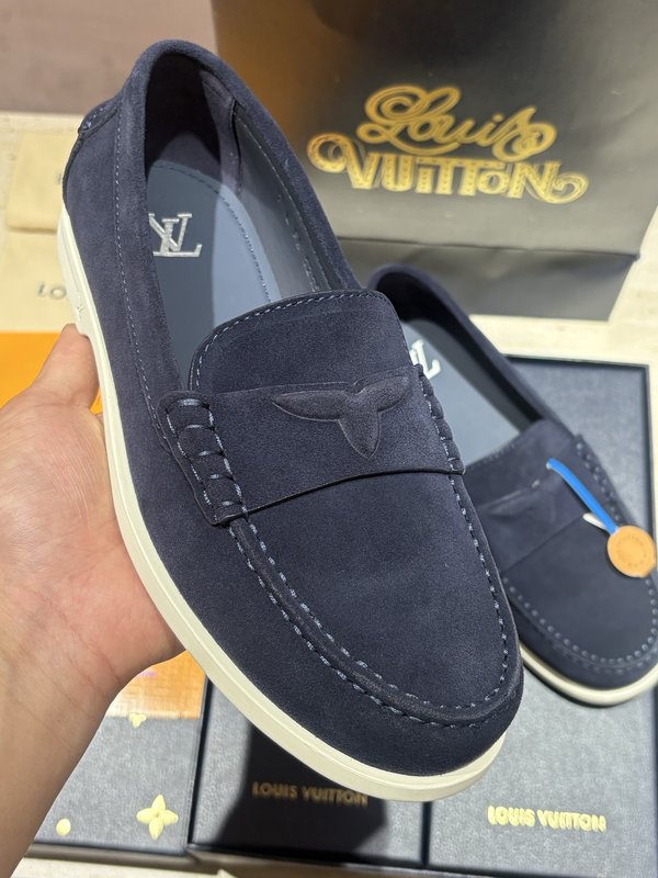 LV 스웨이드 송아지가죽 로퍼 001-280561