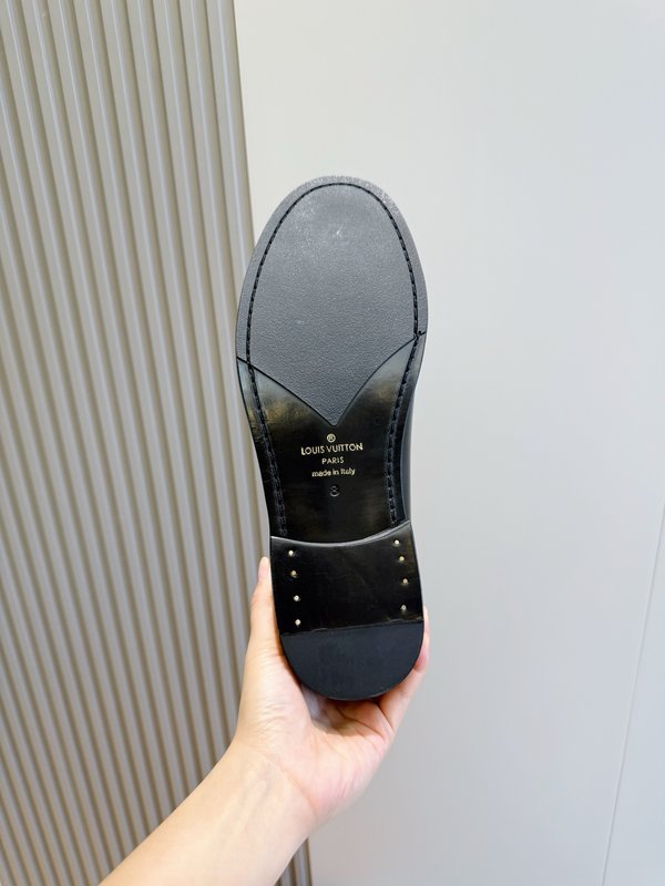LV 수제 로퍼 진피 대지 001-280583