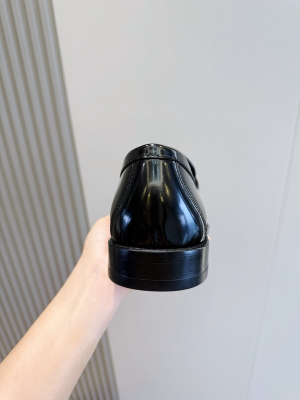LV 수제 로퍼 진피 대지 001-280583