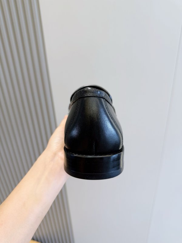 루이비통 메이저 수제 로퍼 진피 바닥 001-280591