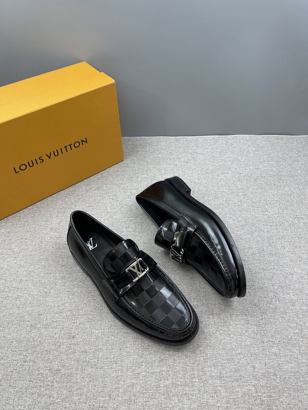 LV 남성 체크 무늬 로퍼 001-280600