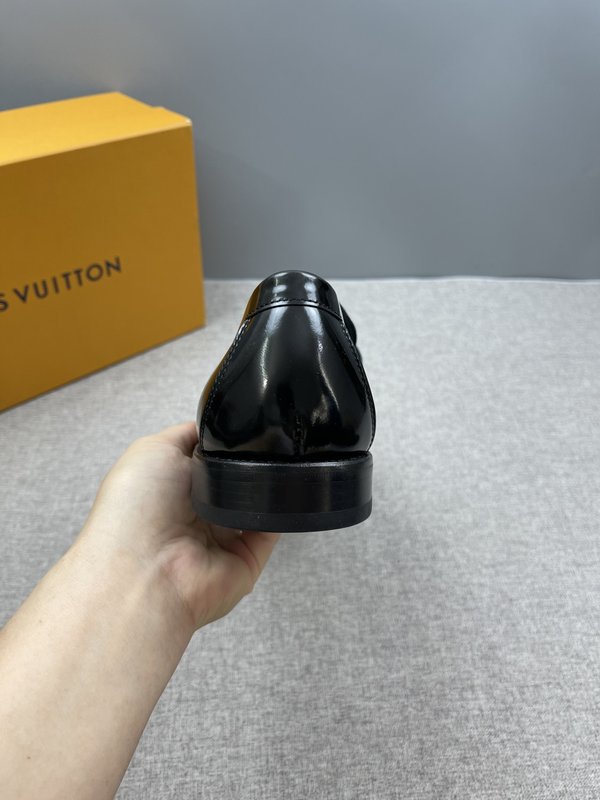 LV 남성 체크 무늬 로퍼 001-280600