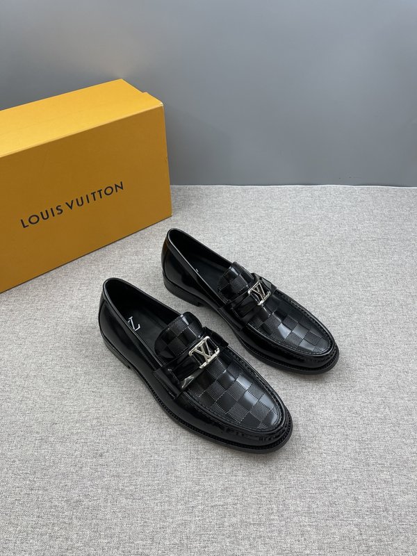 LV 남성 체크 무늬 로퍼 001-280600