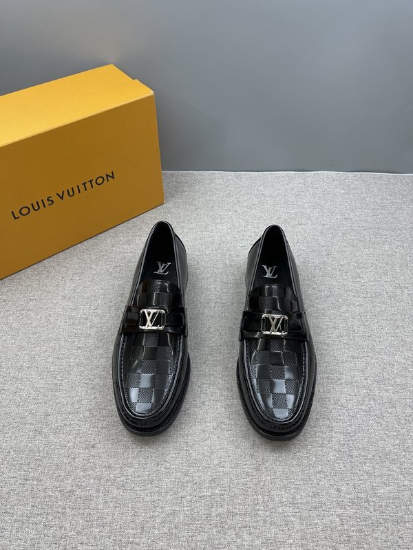 LV 남성 체크 무늬 로퍼 001-280600