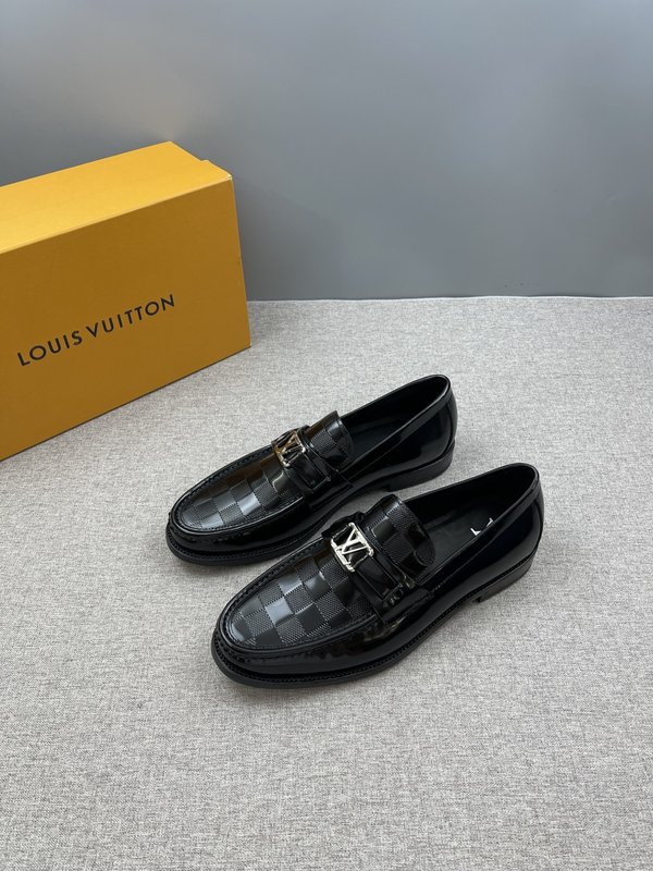 LV 남성 체크 무늬 로퍼 001-280600